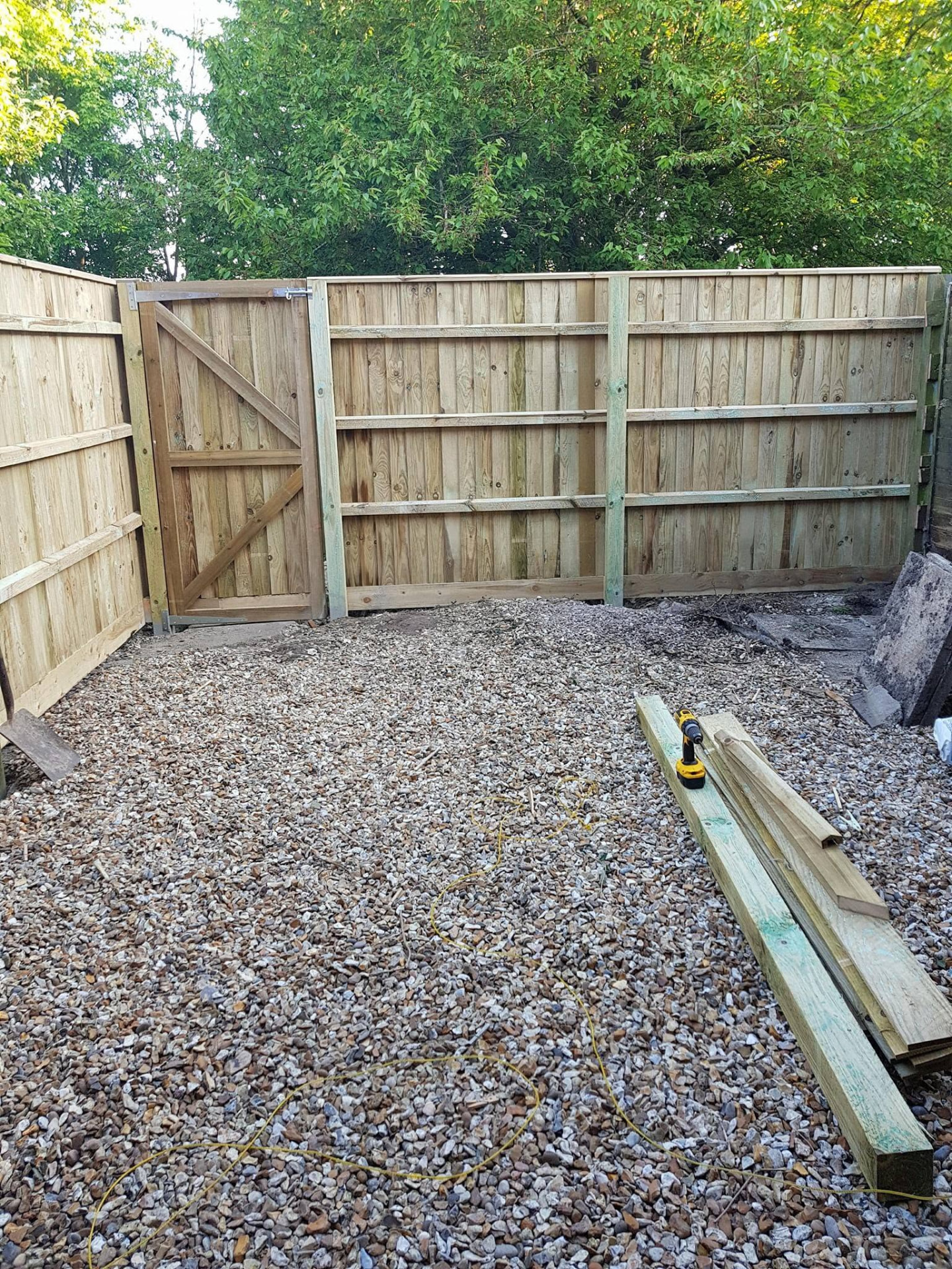 New fence and gate installation
